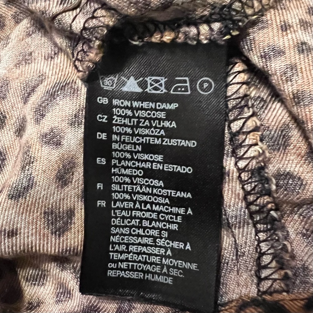 H&M Tan Black Cheetah Leopard Print Mini Skirt with Belted Cinched Waist Size 2 - Picture 4 of 4